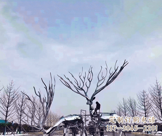 信阳大型鹿群不锈钢雕塑