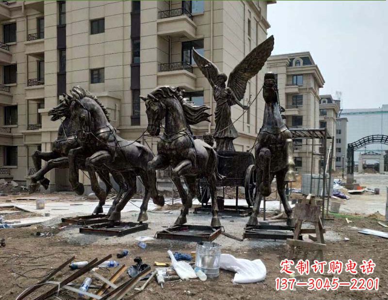 信阳阿波罗战车小区景观铜雕