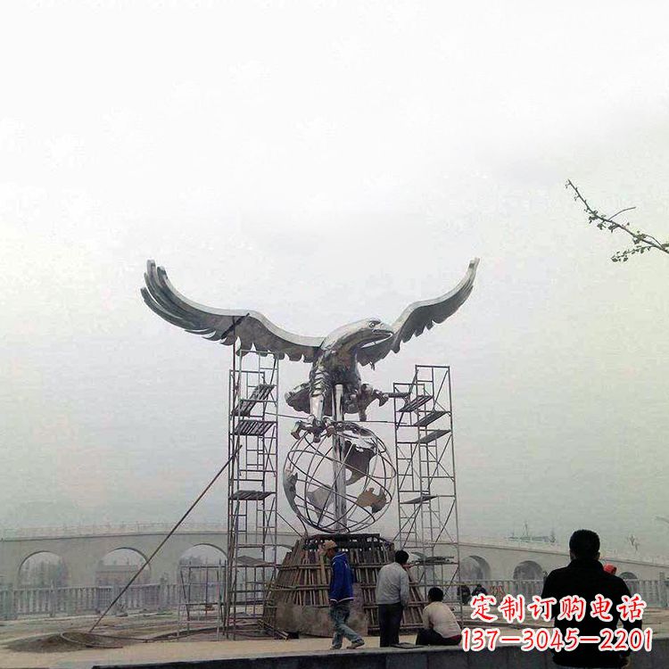 信阳老鹰不锈钢雕塑