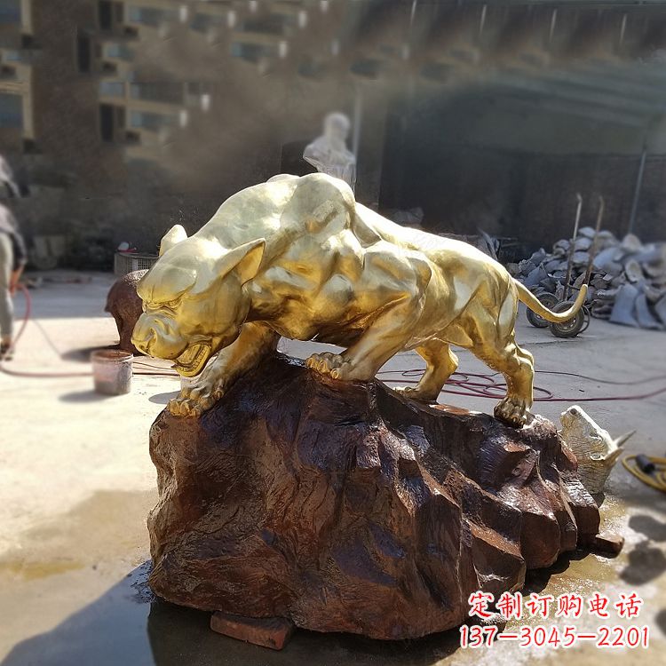 信阳豹子铸铜雕塑-公园景区情景动物雕塑
