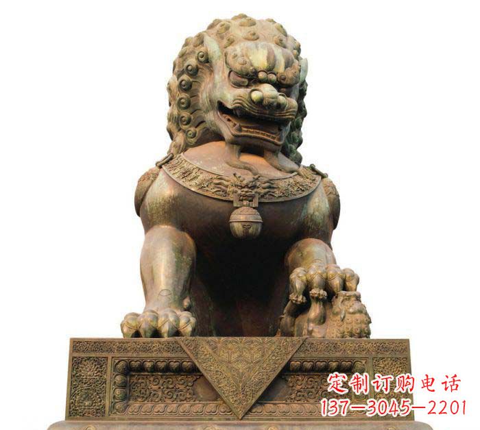 信阳巍峨雄壮的狮子铜雕