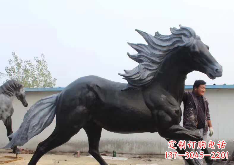 信阳“马赛克”——极致精准的马雕塑
