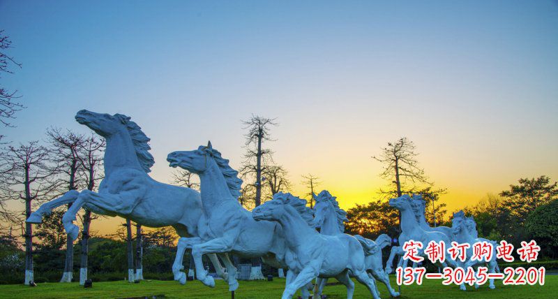 信阳新颖活力的马群雕塑奔跑的马