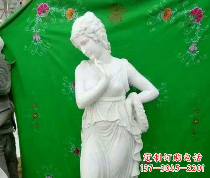 信阳女人的石雕——纪念爱的永恒