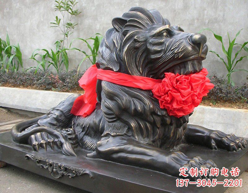 信阳宾馆门口的铜狮子