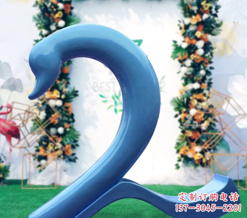 信阳玻璃钢爱心天鹅雕塑