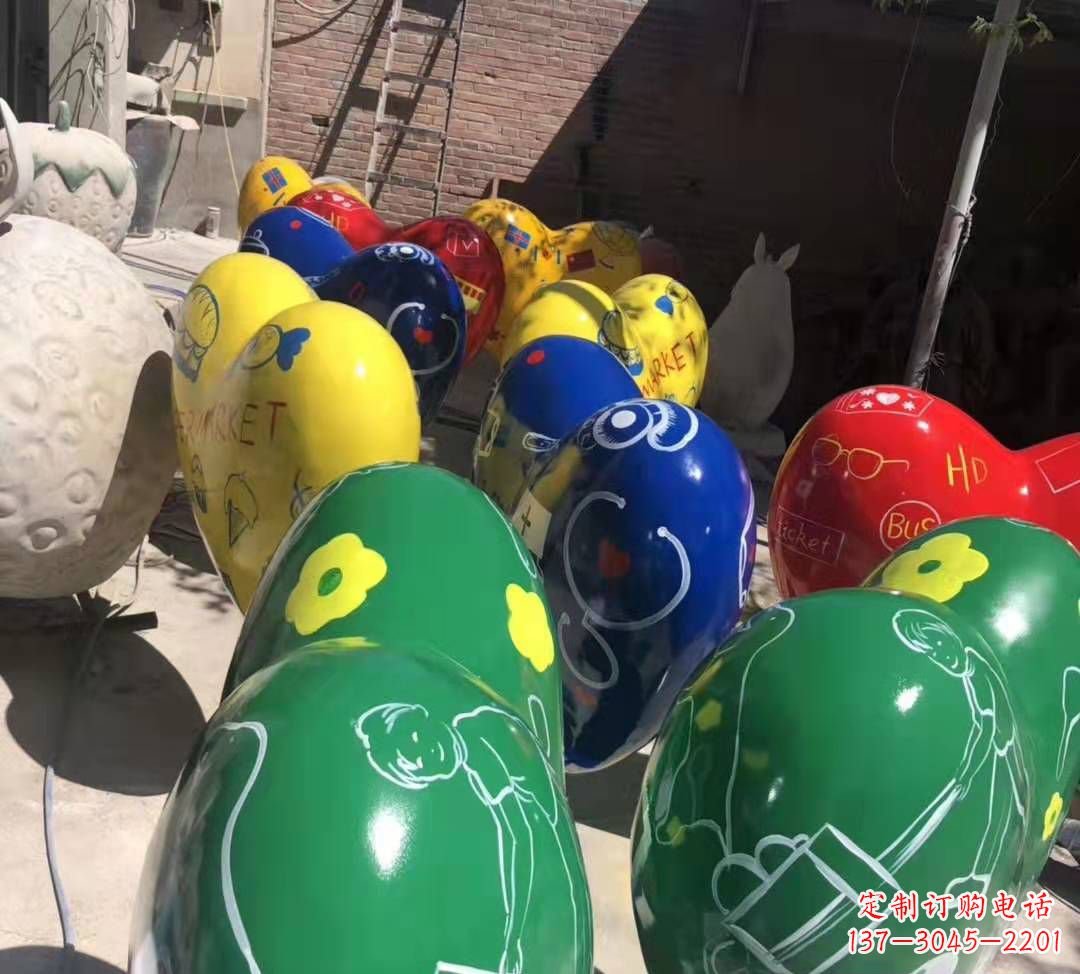 信阳玻璃钢彩绘气球雕塑