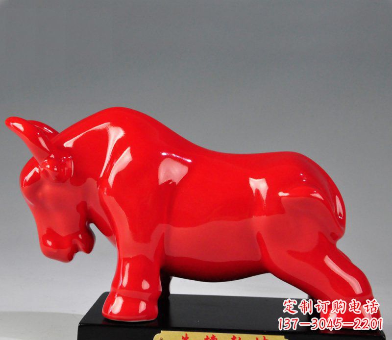 信阳玻璃钢彩色牛转乾坤雕塑