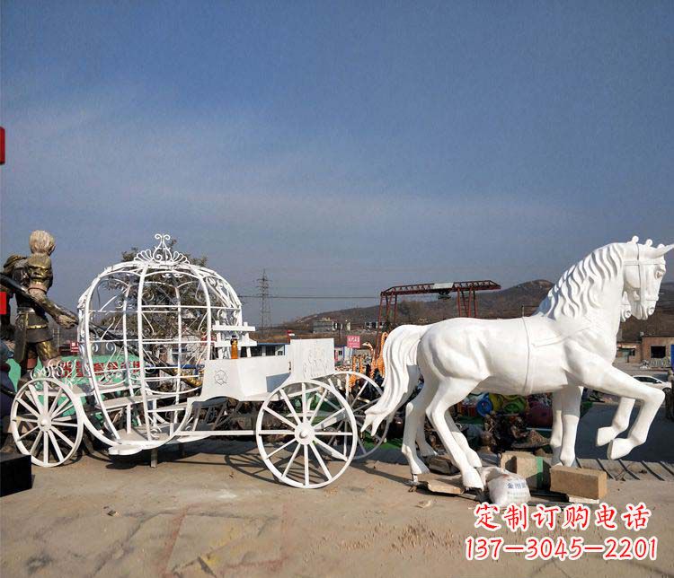 信阳玻璃钢城市的马车雕塑