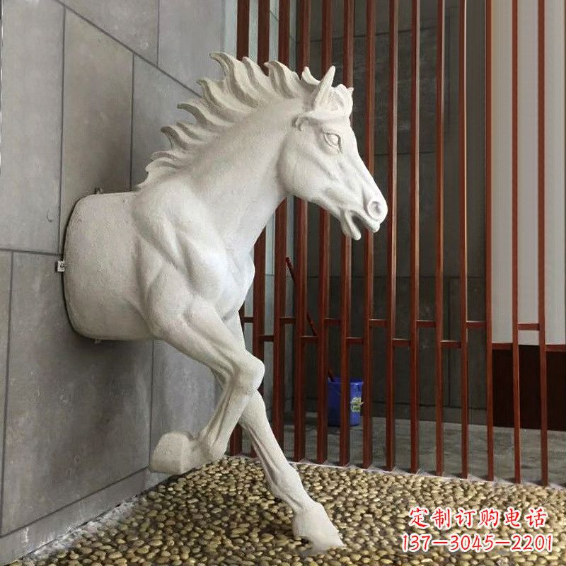 信阳玻璃钢创意动物雕塑——穿墙而过
