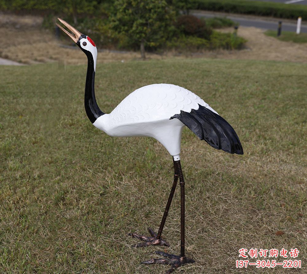 信阳玻璃钢雕塑仙鹤——灵动飞翔的艺术之美