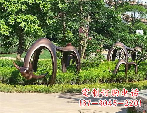 信阳玻璃钢动物雕塑公园草坪的美丽装饰