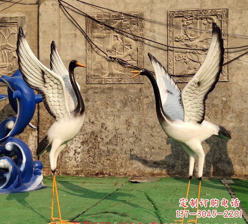 信阳仙鹤雕塑玻璃钢的艺术之美