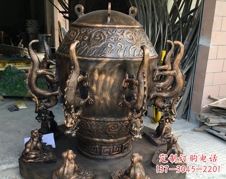 信阳玻璃钢仿铜地动仪雕塑中国古代文化精髓