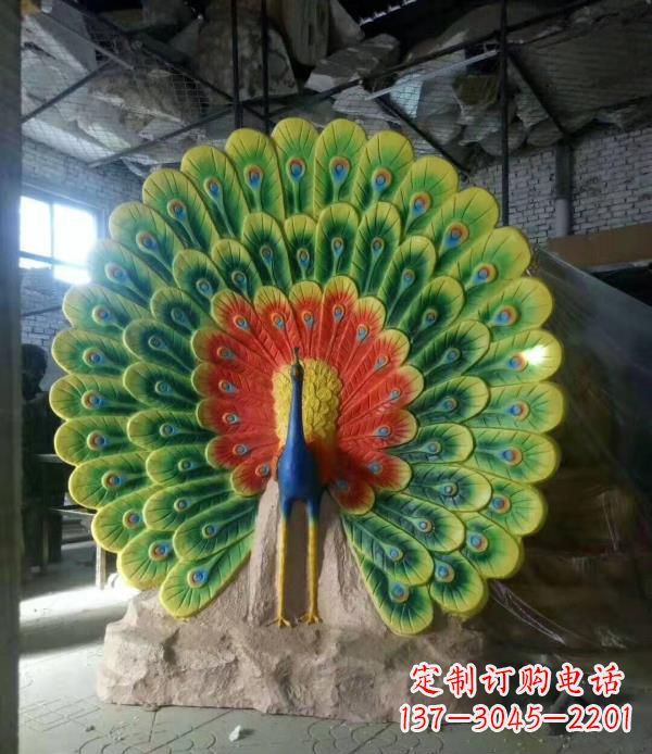 信阳玻璃钢制作的孔雀雕塑