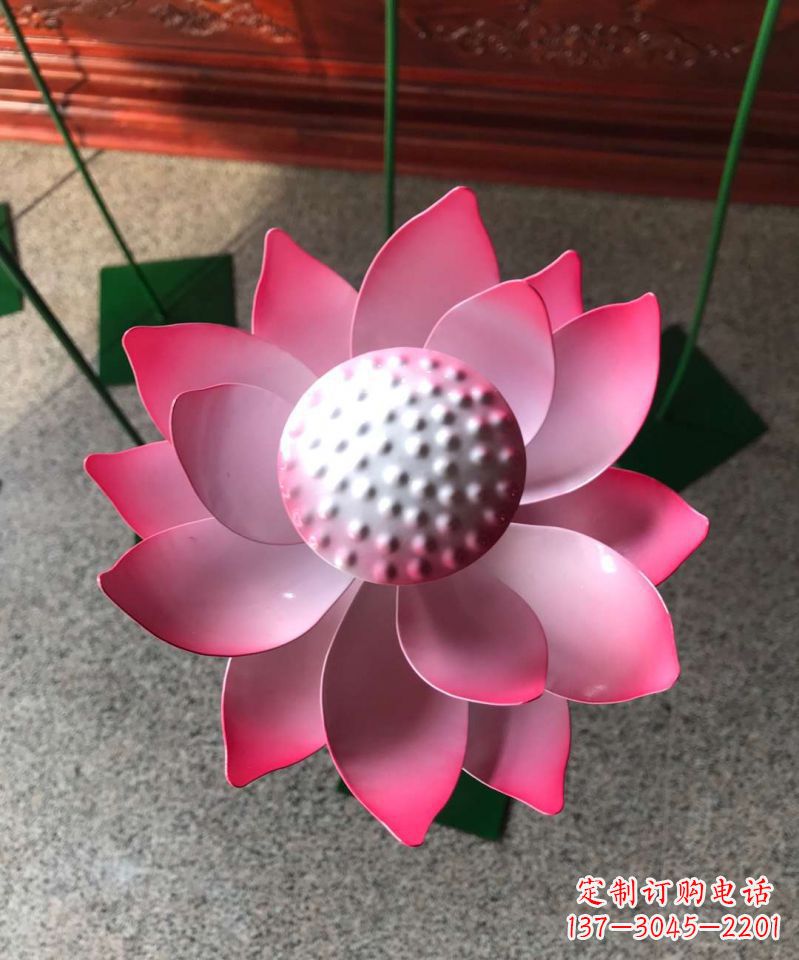 信阳玻璃钢荷花雕塑