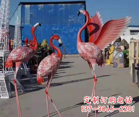 信阳火烈鸟雕塑以玻璃钢创造精美的景观雕塑