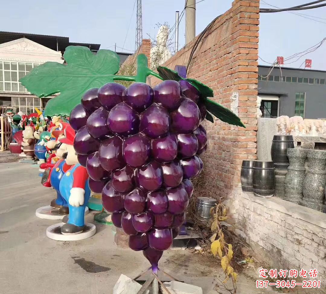 信阳仿真玻璃钢葡萄雕塑