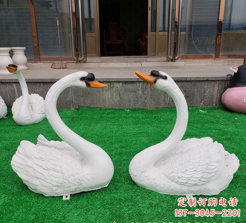 信阳玻璃钢制作的精美天鹅雕塑