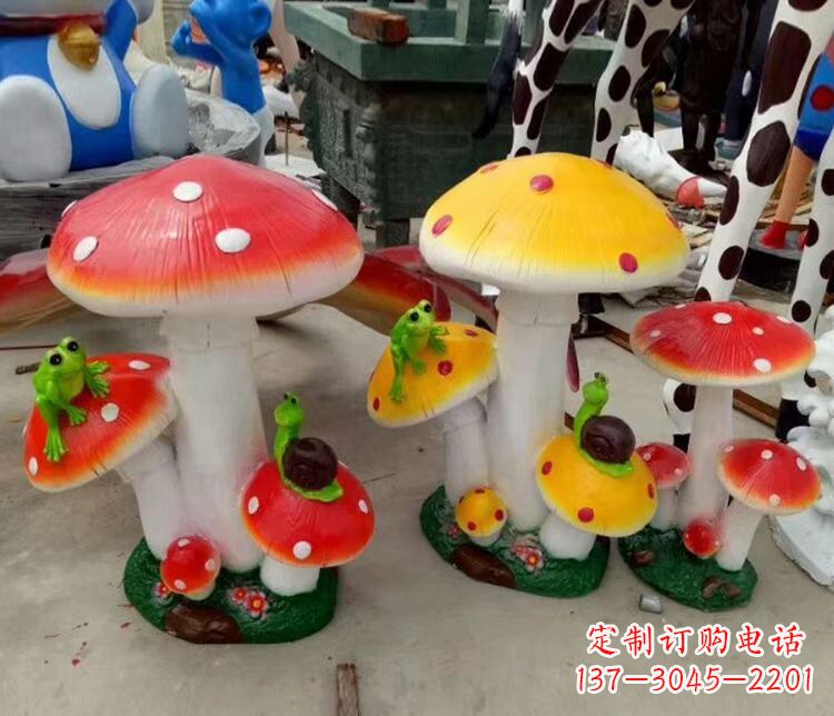 信阳玻璃钢蘑菇雕塑精美多彩