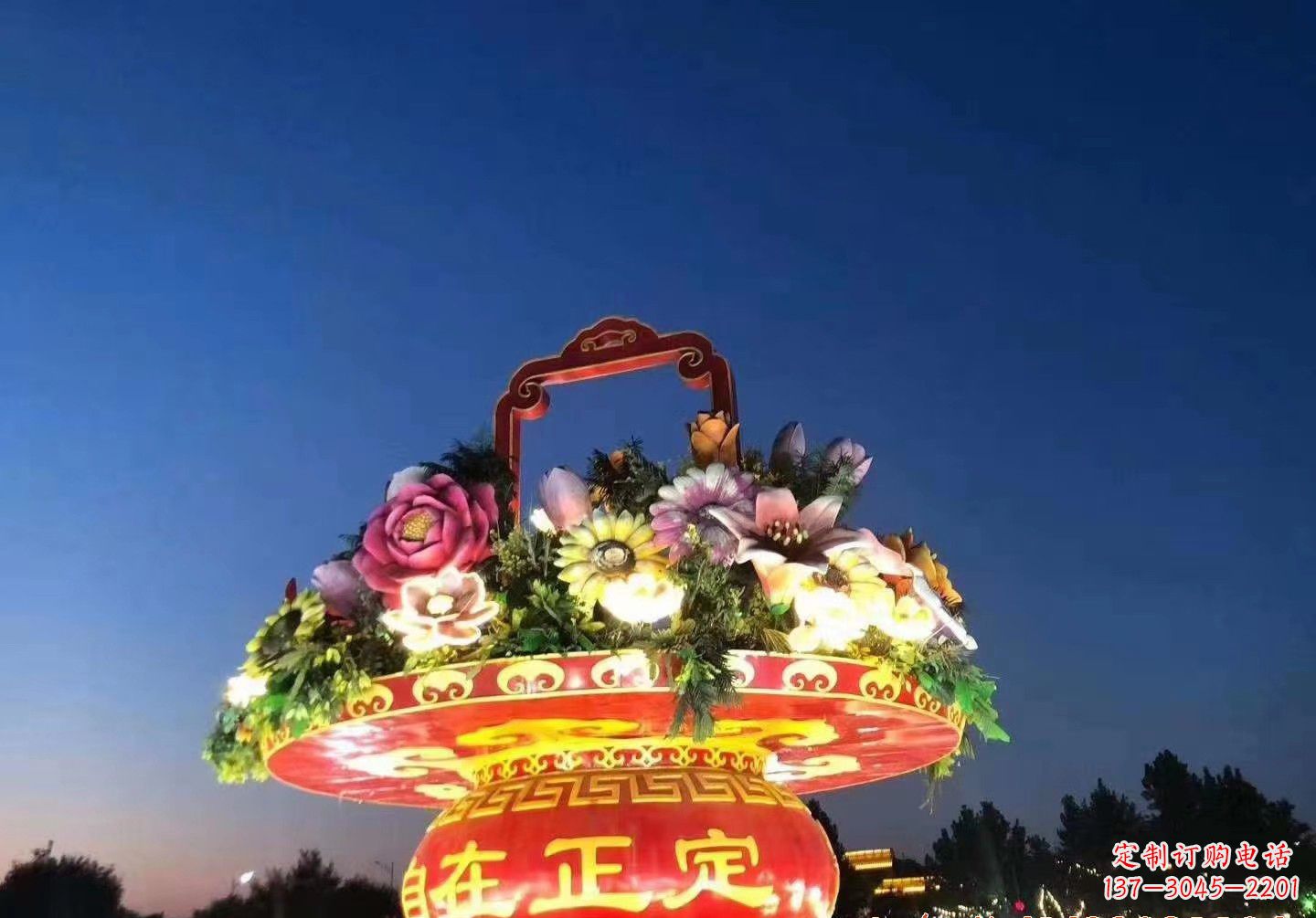 信阳玻璃钢花篮景观雕塑让美景永恒