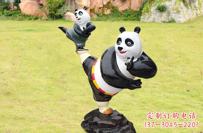 信阳玻璃钢卡通熊猫雕塑的艺术之美