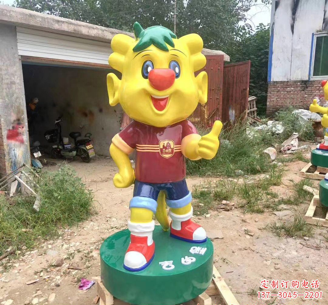信阳玻璃钢卡通小牛雕塑精致而可爱