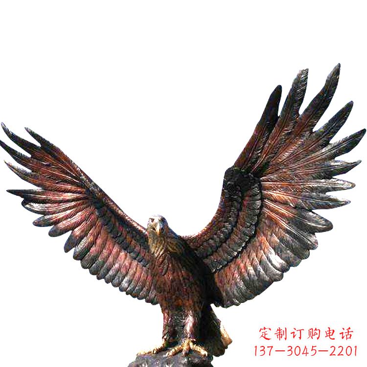 信阳玻璃钢老鹰雕塑传承传统的铜雕艺术