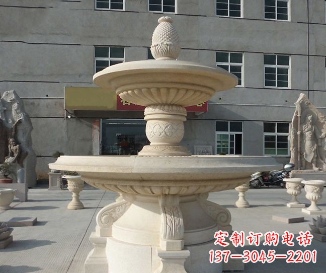 信阳菠萝雕塑点缀小区景观的精美艺术品
