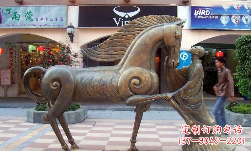 信阳传承着传奇马雕塑