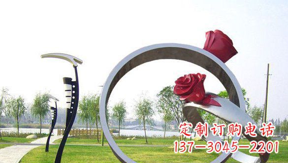 信阳不锈钢爱情戒指浪漫雕塑艺术