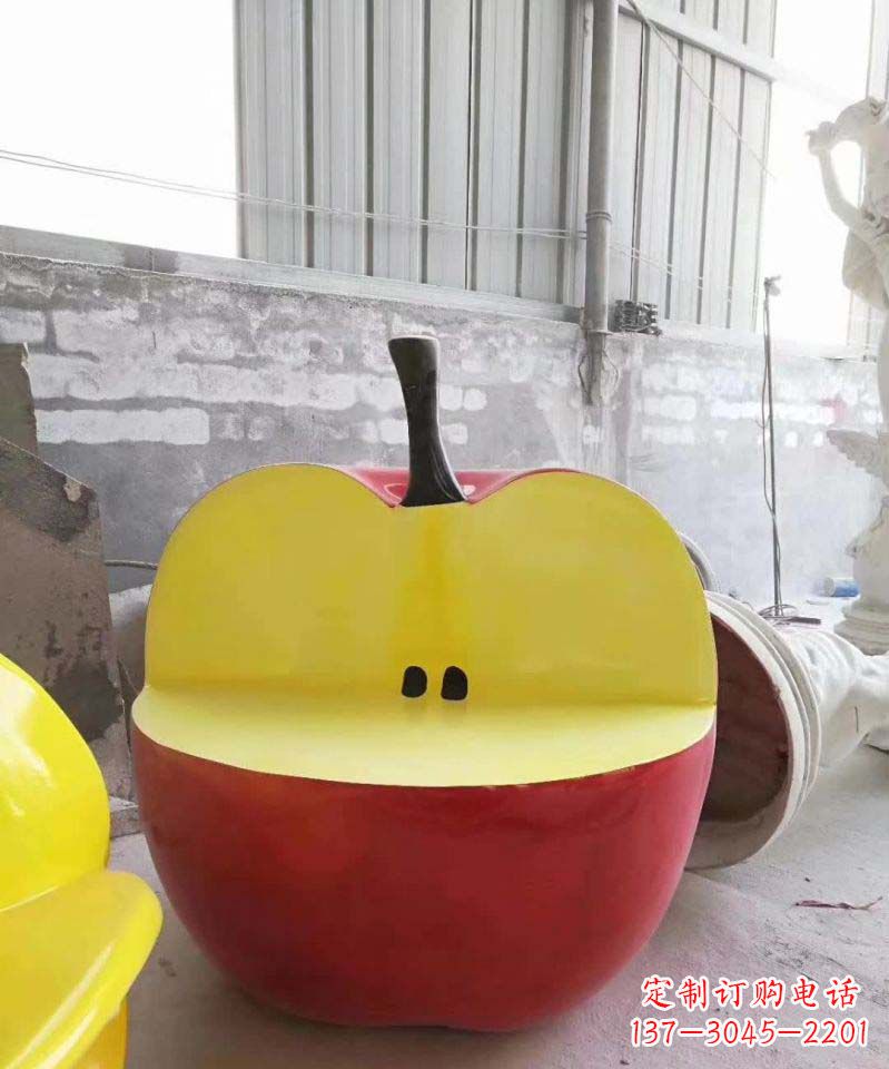 信阳不锈钢苹果雕塑精致而经久不衰