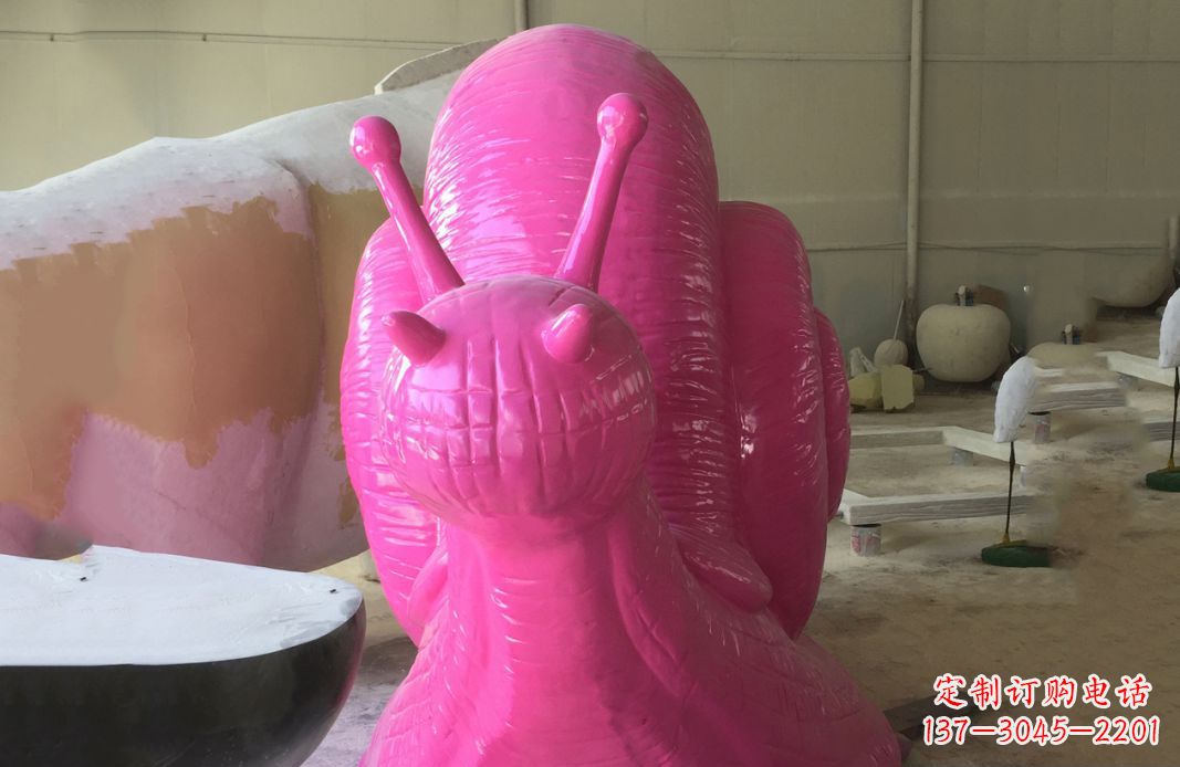 信阳不锈钢彩绘蜗牛雕塑给公园景观增添点缀