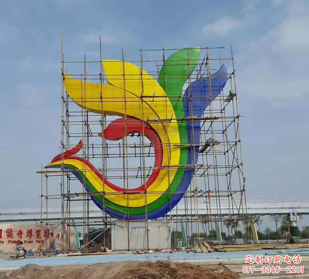 信阳不锈钢彩色凤凰雕塑传承文化,融合美感