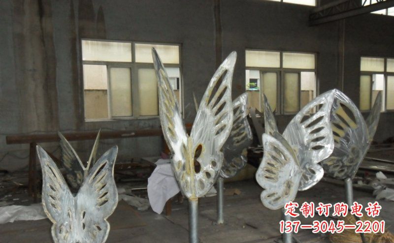 信阳不锈钢彩色蝴蝶景观雕塑——美丽色彩装点美景