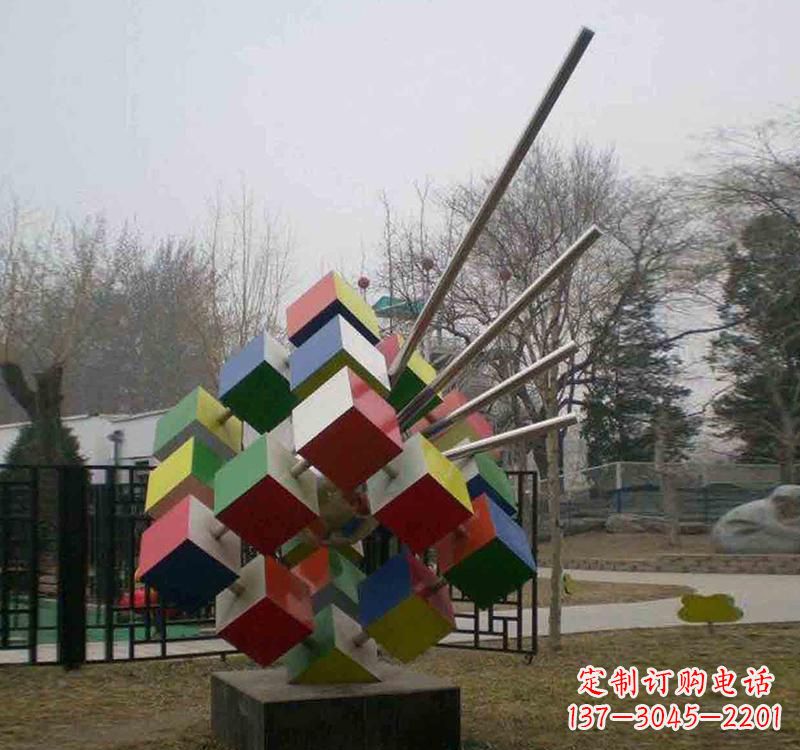 信阳不锈钢彩色魔方雕塑艺术与智慧的结合