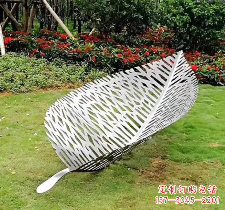 信阳不锈钢树叶雕塑艺术与美的结合