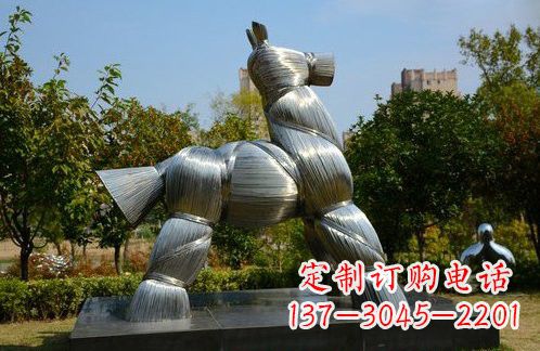 信阳不锈钢草扎马雕塑艺术精彩绽放