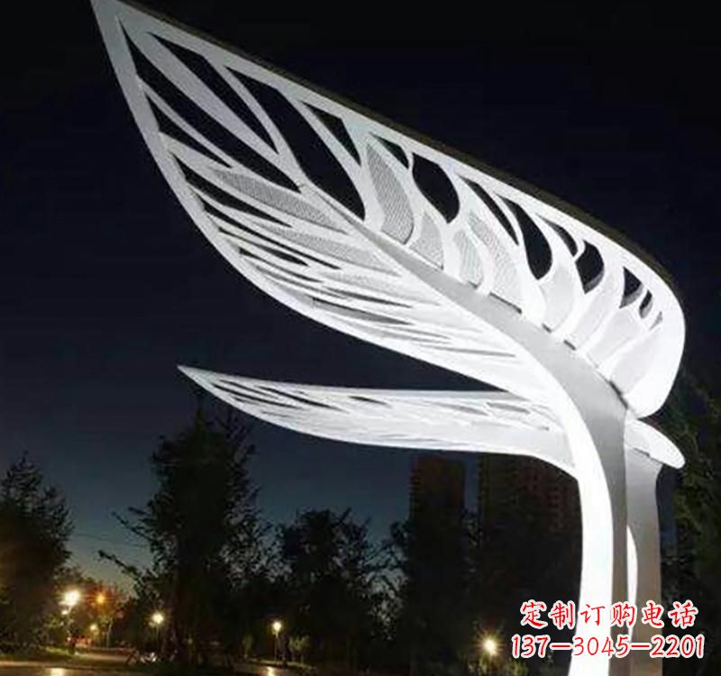 信阳不锈钢树叶雕塑点缀城市景观