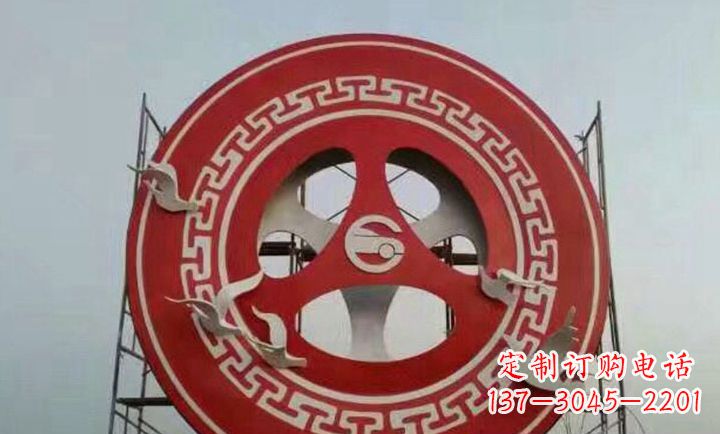 信阳不锈钢齿轮雕塑象征着时代进步