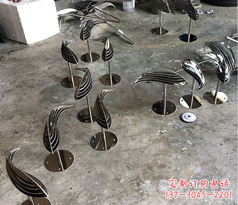 信阳精美不锈钢动物雕塑
