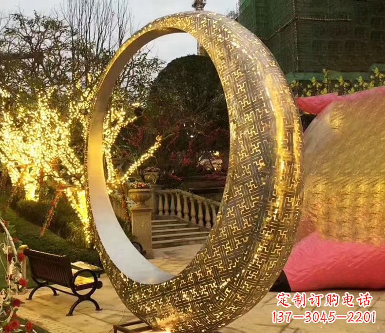 信阳不锈钢发光月亮雕塑艺术与科技的结合