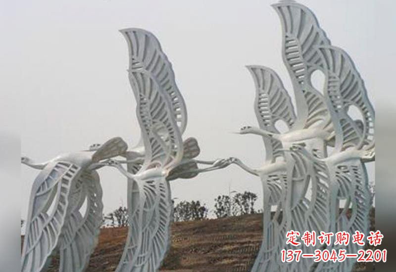 信阳仙鹤雕塑融入不锈钢的飞翔之美