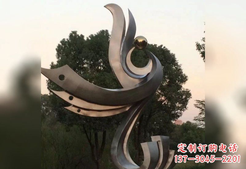 信阳不锈钢凤凰雕塑象征着活力与美丽