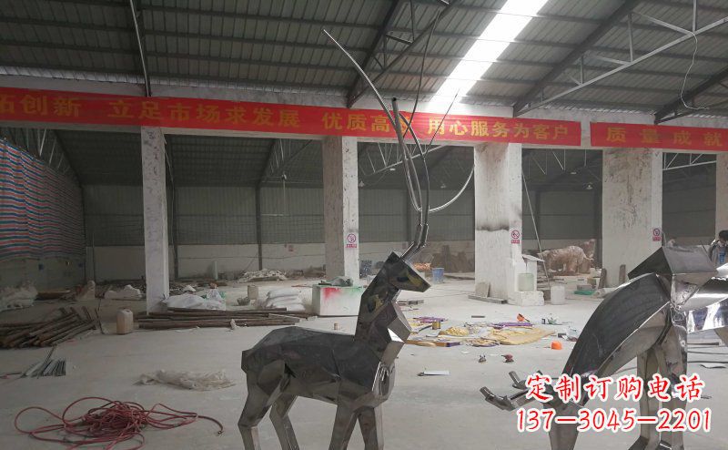 信阳不锈钢麋鹿雕塑静谧美丽的自然之美