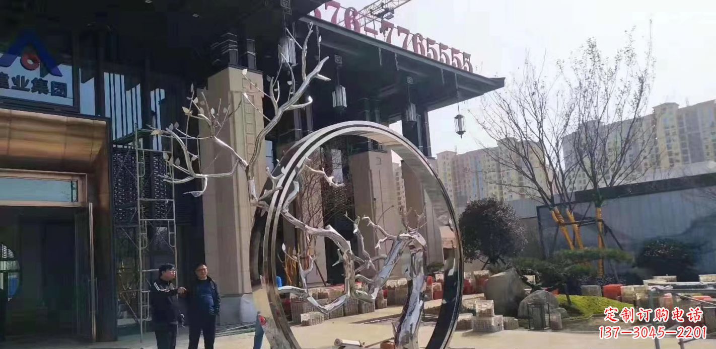 信阳不锈钢抽象镜面圆环雕塑