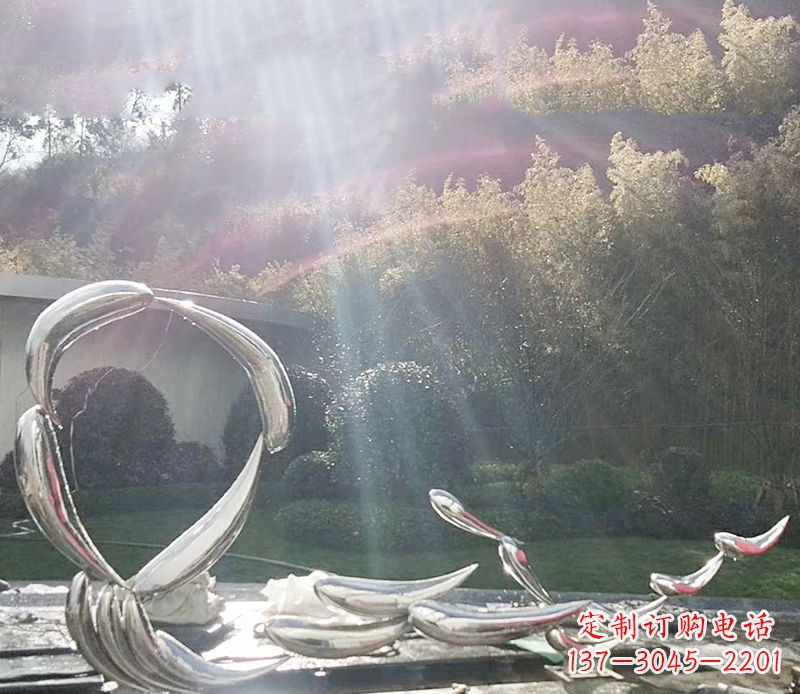 信阳不锈钢鲤鱼雕塑——寓意美好的象征