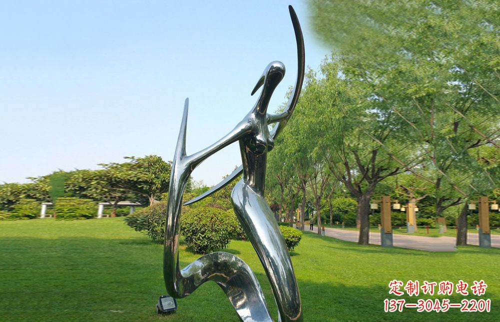 信阳不锈钢美女雕塑给公园注入活力