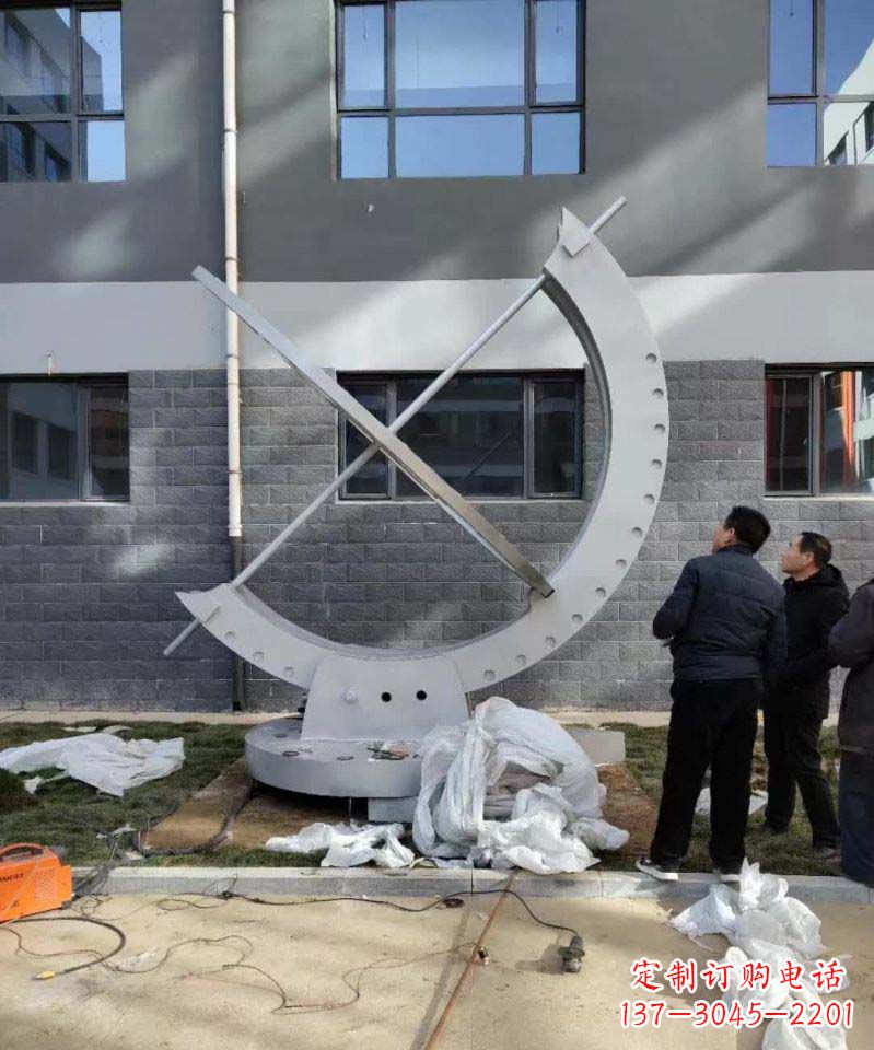 信阳不锈钢日晷雕塑精致而优雅