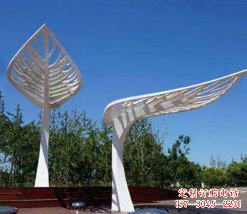 信阳精美不锈钢树叶雕塑